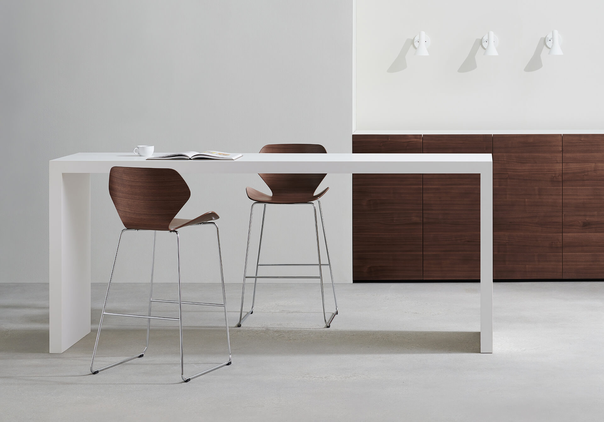 Prat Bar Height Table